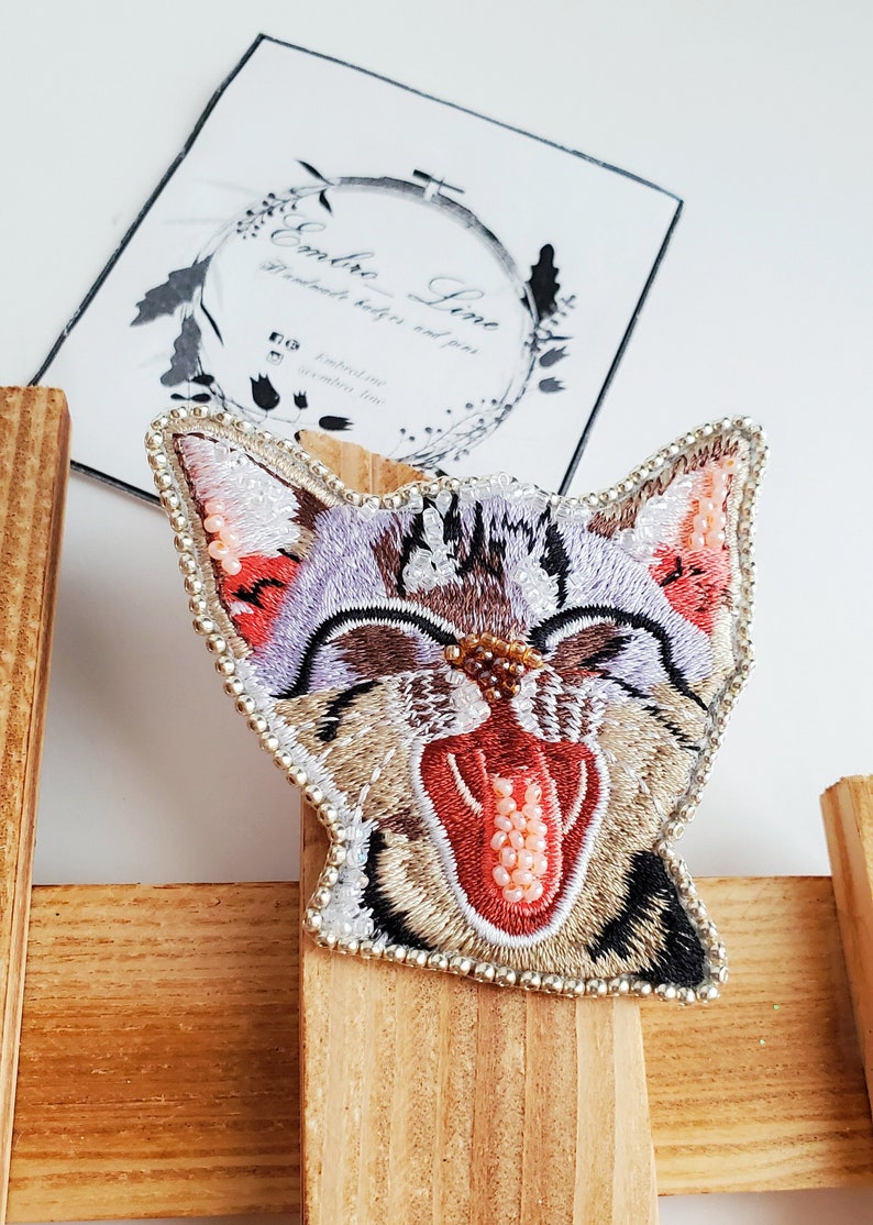 Adoptez une broche portrait de chat perlée pour animaux de compagnie, épingle portrait de chat personnalisée chat art chaton broche jr cadeau demoiselle dhonneur image 2