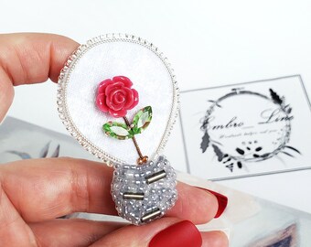 Light bulb handmade jewelry lapel pin, Light bulb brooch teacher gift, Fabric flower brooch bulb pins beaded brooch