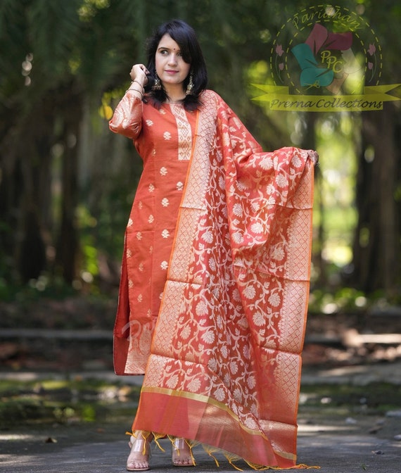 Buy Saran Banarasi Silk Kurta Set by Designer LABEL EARTHEN Online at  Ogaan.com