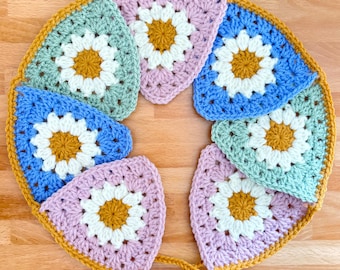 Flower Bunting Crochet Pattern: Spring Garland Home Decor (PDF DOWNLOAD)