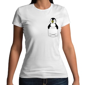Pinguïn in bedrukte zak leuke grappige T-shirt - heren dames en kindermaten