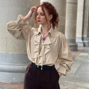 Camicetta in lino cottagecore, camicia vittoriana con volant per uomo e donna, camicia a tema contadino, abito medievale personalizzato, camicetta storica per cosplay