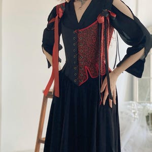 renaissance red and black lace up corset for women, handmade victorian historical bodice, gothic fantasy larp corset with detachable straps