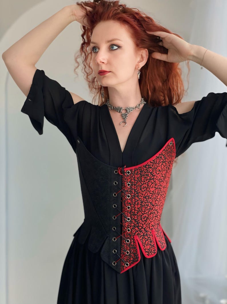 renaissance red and black lace up corset for women, handmade victorian historical bodice, gothic fantasy larp corset with detachable straps