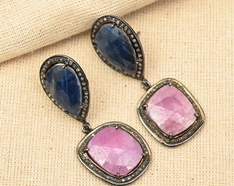 Oorbellen blauwe saffier robijn, diamanten effenen, sterlingzilveren art-decohangers