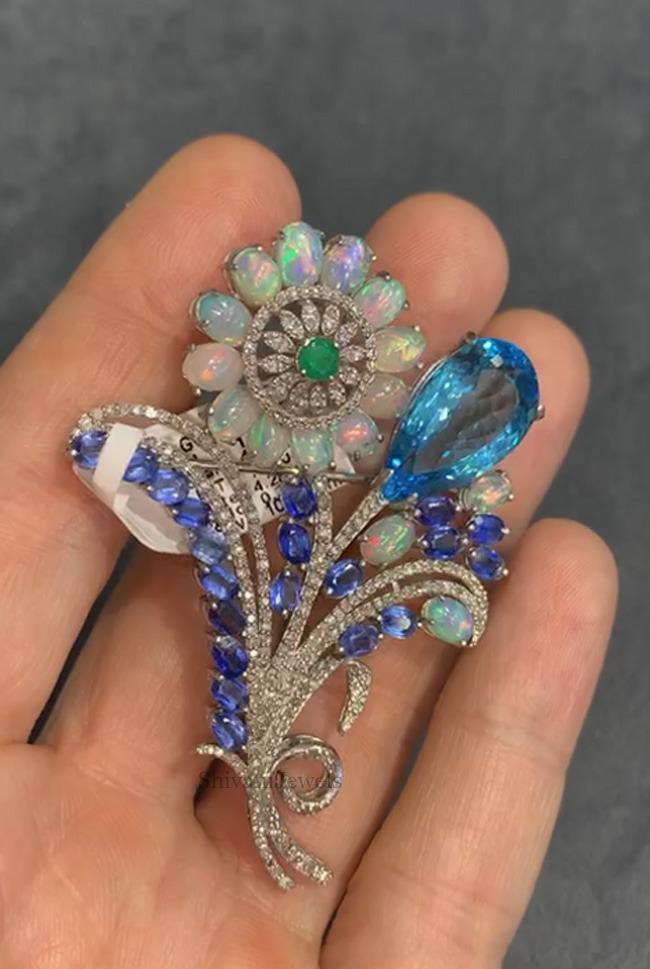 天然ブルートパーズブローチピン、カイヤナイト宝石パヴェダイヤモンド