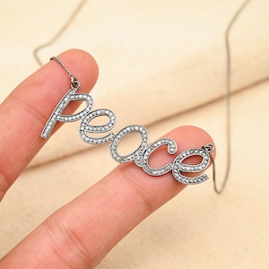 Hermoso collar de la paz en plata 925 con detalles de diamantes, joyería con palabras significativas, collar con una declaración inspiradora, regalo único para ella