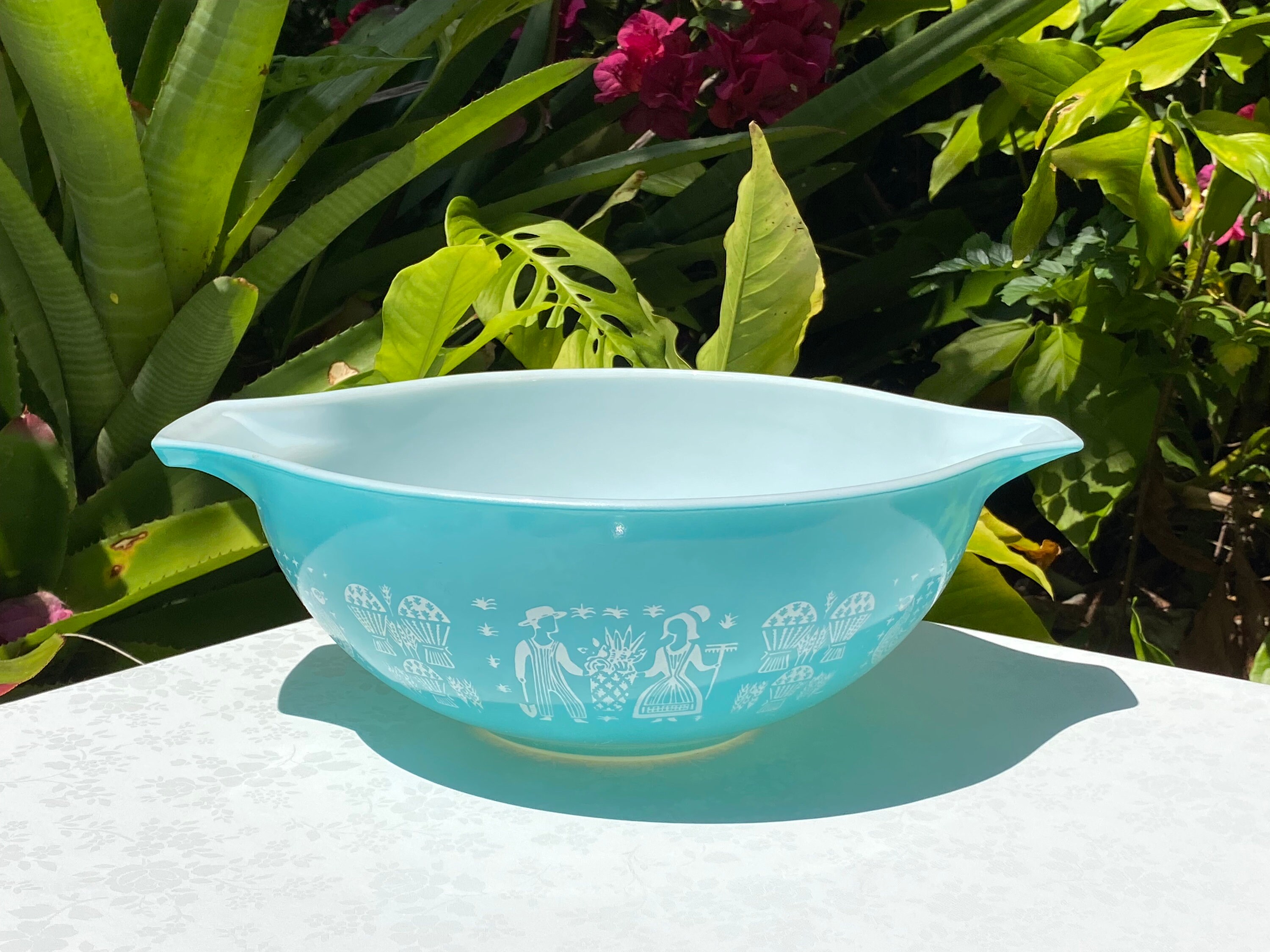 Vintage Pyrex Butterprint White on Turquoise Large Cinderella