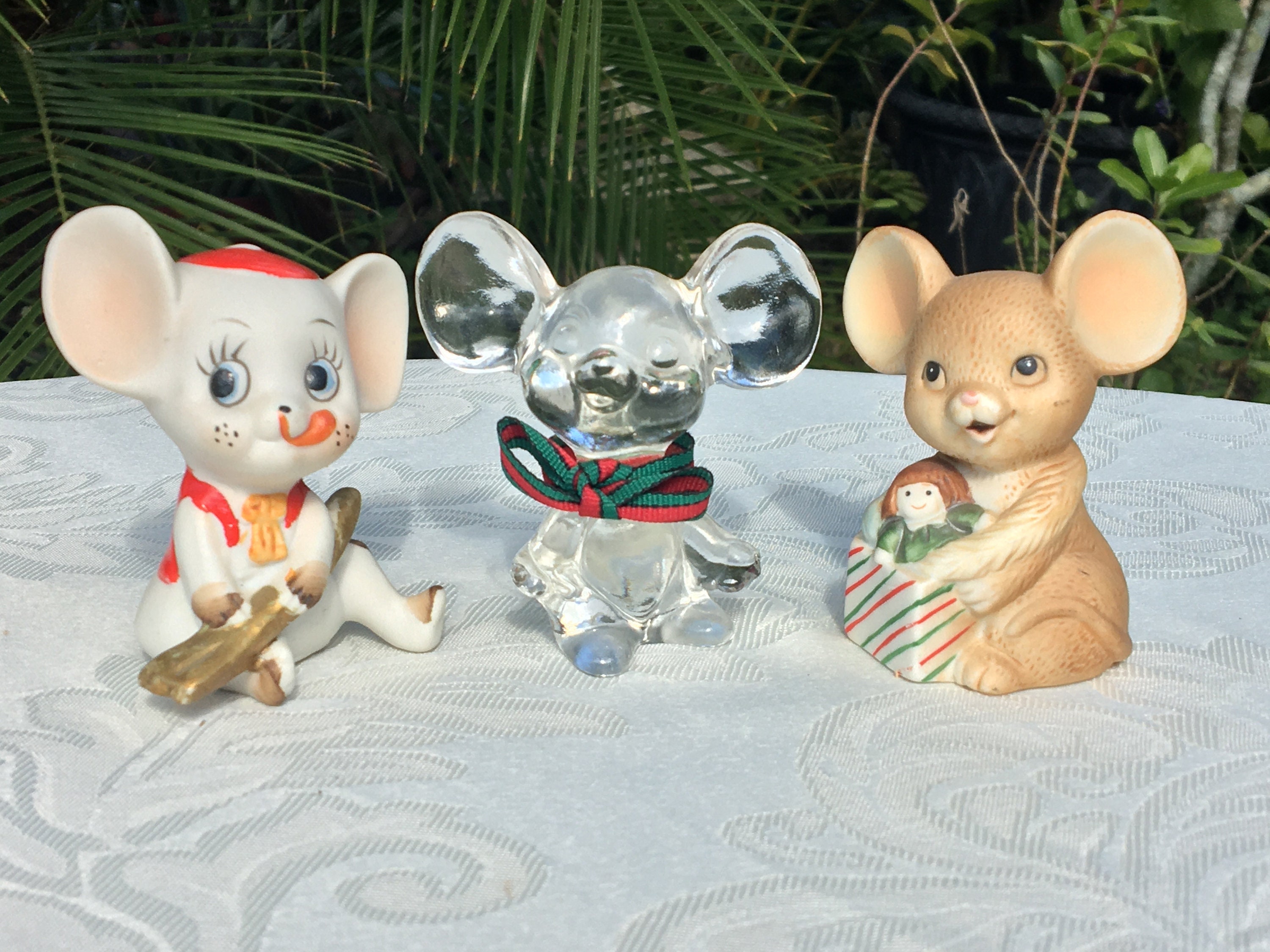 Christmas Mice Figurines - e3jjdwn