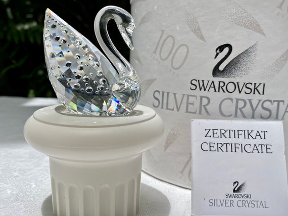 NWT Swarovski Crystal Cat Eye Rhinestone Black Swan Sunglasses. | Swarovski  crystals, Swarovski, Fashion tips