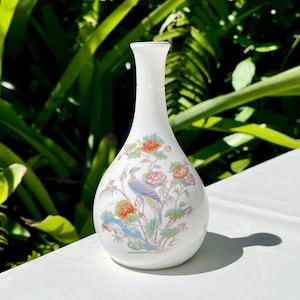 工芸品 Kutani ware vase by Takashi Kitamura Kutani ware vase by