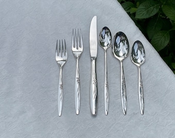 Vintage Enchantment Gentle Rose 1960 Silverplate Flatware 28 Piece Service for Four Oneida Community