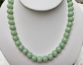 Birmaanse a-jade kralenketting (elk 10 mm x 42 kralen) met 14 kt geelgoud 10001