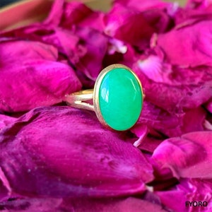 Qing Jade Ring (with 14K Yellow Gold)