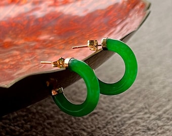 Brincos de Jade C-Hoop (com ouro amarelo 14K)