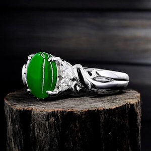 Minato MADE IN JAPAN Burmese A Jade Statement Ring, with Natural White Diamonds, and 18K White Gold - Certified