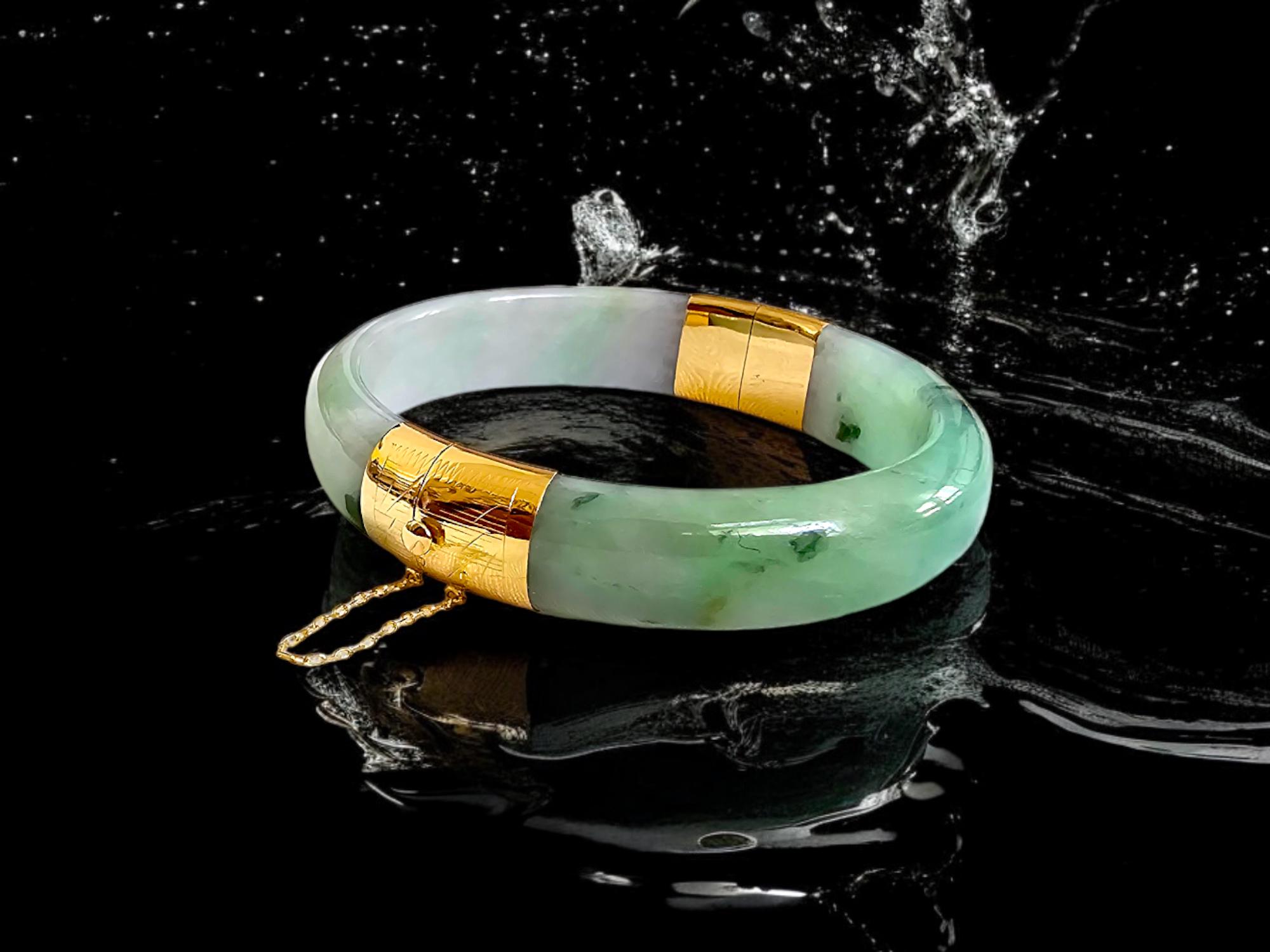1883 Viceroy's Elliptical Burmese A-jade Bangle Bracelet