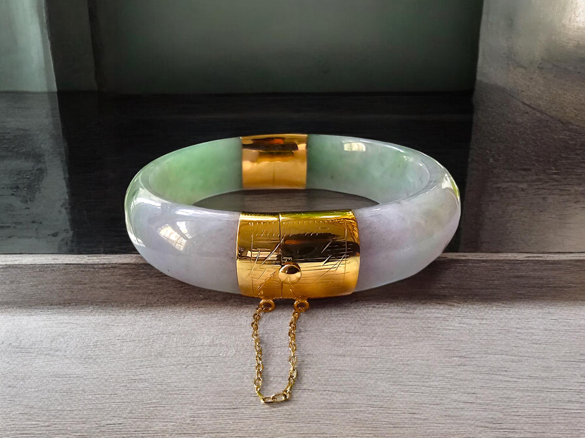 1882 Viceroy's Elliptical Burmese A-jade Bangle Bracelet (with 14K