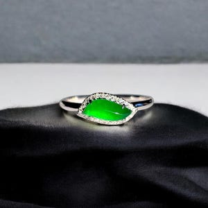 Flow Leaf Burmese A Jade Ring, with White Diamonds, and 18K White Gold - HKJSL Certified