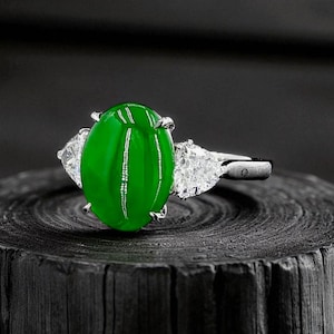 Komagome MADE IN JAPAN Intense Green Burmese A Jade Statement Ring, with Natural White Diamonds, and Platinum 900 - Certified