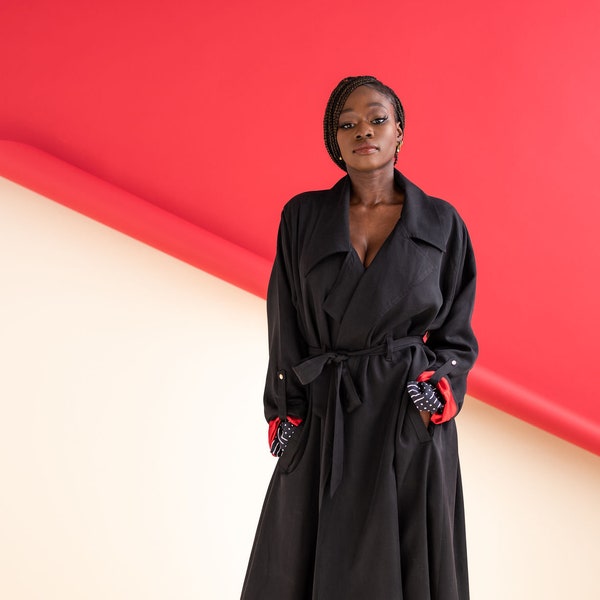 Schwarzer Trenchcoat mit rotem Futter - Retro Knöpfe - Oversized Fit