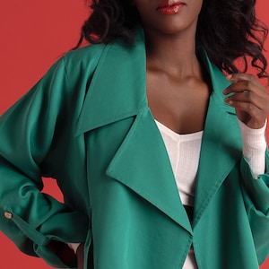 Green Trench Coat: Lightweight Satin-Lined Jacket with Oversized Collar