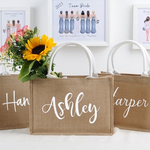 Personalisierte Brautjungfer Tragetaschen, benutzerdefinierte Name Jute Strand Einkaufstasche, Strandtasche, Sackleinen-Einkaufstasche, Brautjungfer Geschenk, Hochzeitsgeschenk, Brautparty Geschenke