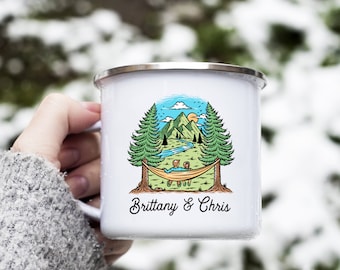 Paar Camp Becher, Mr Mrs Camp Becher, personalisierter Camper Becher, Camping Emaille Becher, Abenteuer Becher, Camping Becher, Lagerfeuer Becher, Camper Geschenk