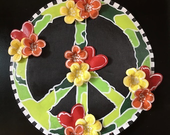 Aluminum Screen Wire Camo Peace Sign with Flowers Door Hanger Wreath