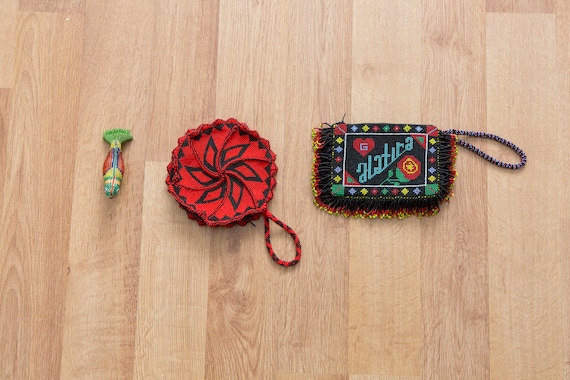Beaded coin purse made by prisoners , beadwork co… - image 1