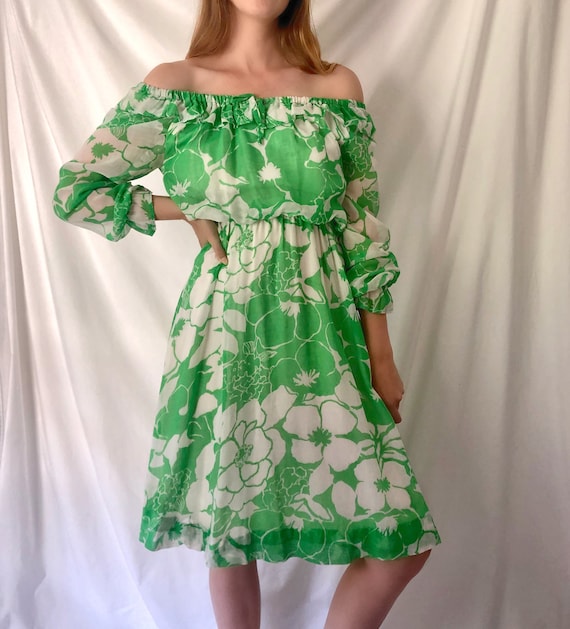 70s Green Floral Print Dress | Ruffle Collar & Poe