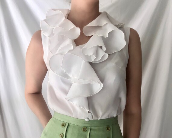 70s White Ruffle Collar Sleeveless Blouse | Small