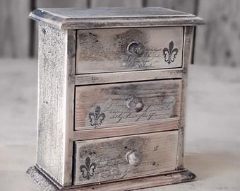 Vintage decorative cabinet with 3 drawers 16.5x18x8.5 cm