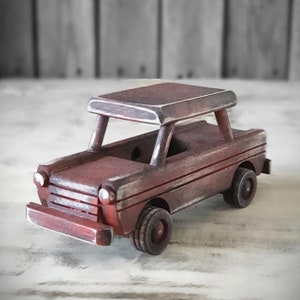 Coche antiguo, coche 22x8x10,5 cm