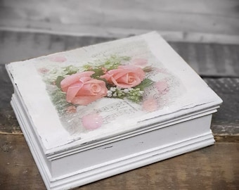 Vintage wooden box 21x17x8 cm