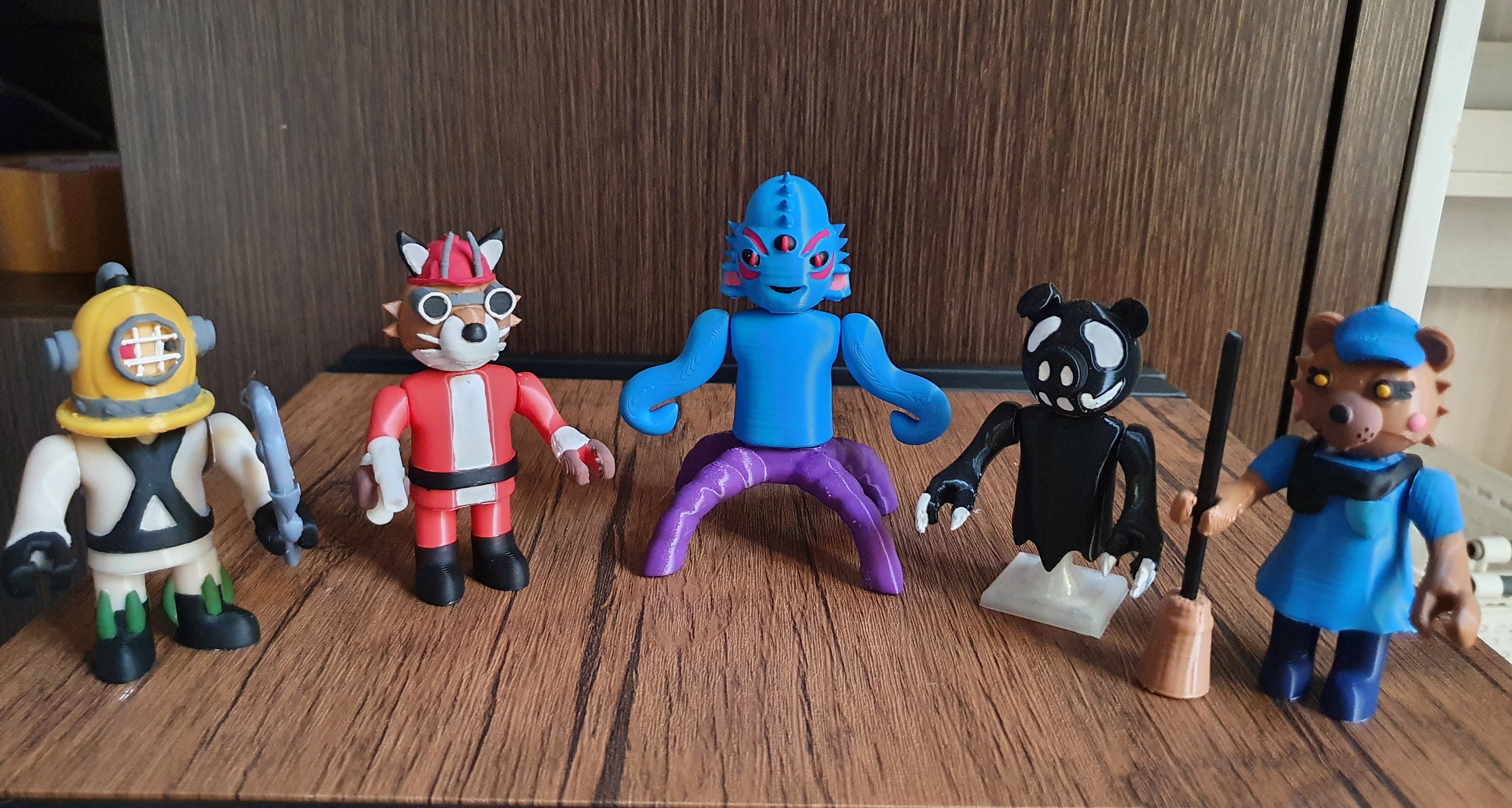 Kraxicorde, Dakoda, Kona, Crawling Trap, Brooke Fullbody Figures
