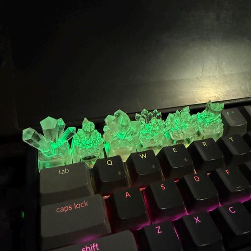 Teclas mecánicas de cristal transparente impresas en 3D