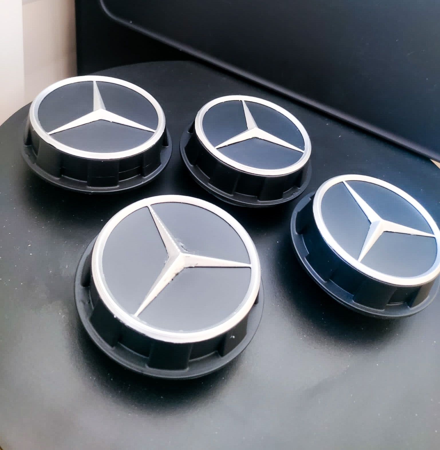 4x Pour Mercedes Benz AMG 65mm Capuchon Moyeu Silicone Emblème Autocollant  Noir
