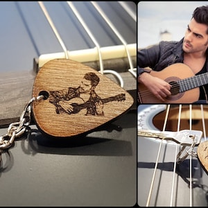 guitar lover gift, keychain for men, keychain photo, guitar player gift, Personalizet gift, wooden pick, custom engraved keychain,