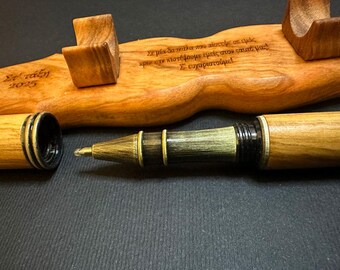 Personalized Olive Wood Pen with Stand – Engraved Wooden Pen Gift – Handmade Bronze Pen – Custom Gift for Writer, Artist, Office Desk