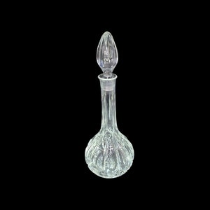 Glass Liquor Decanter Thumbprint Pattern with Starburst Base Whisky Scotch Rye Bar Accessories Genie Bottle Style Decanter Liquor Bottles