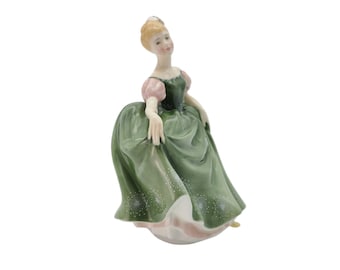 Royal Doulton Fragrance HN2334 Lady Figurine Peggy Davis Classic