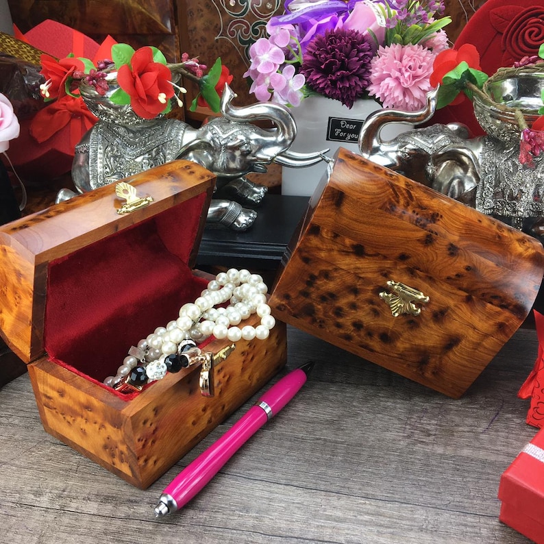 coffre mexican en bois de thuya ouvert
