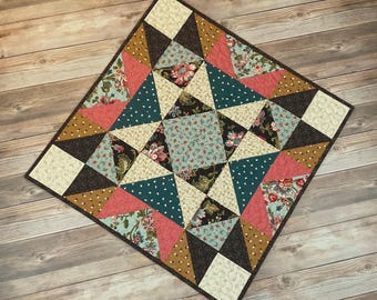 Quilted Expanding Star Table Topper / Wallhanging, 24" square