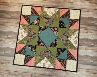 Quilted Expanding Star Table Topper / Wallhanging, 24" square