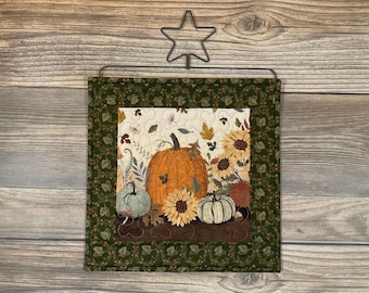 Small Quilted Fall Pumpkin Scene Wallhanging with included Hanger, 20" x 15"