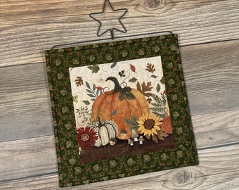 Small Quilted Fall Pumpkin Scene Wallhanging with included Hanger, 20" x 15"
