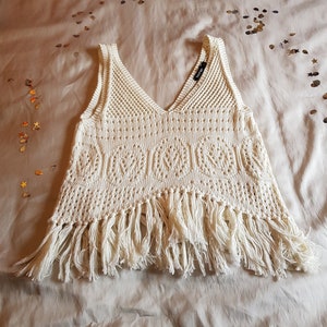 Cream v neck knitted tassely sleeveless top