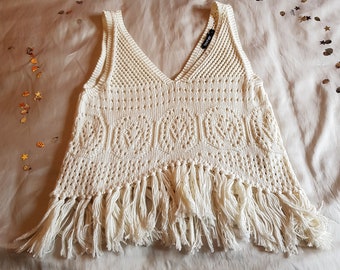 Cream v neck knitted tassely sleeveless top