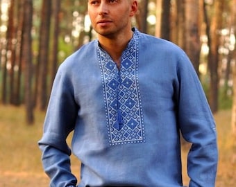 2026 Blå ukrainsk herrskjorta. Linneskjorta, broderad herrskjorta. Ukrainsk vyshyvanka. Traditionella ukrainska skjortor. Gåva till påsk.